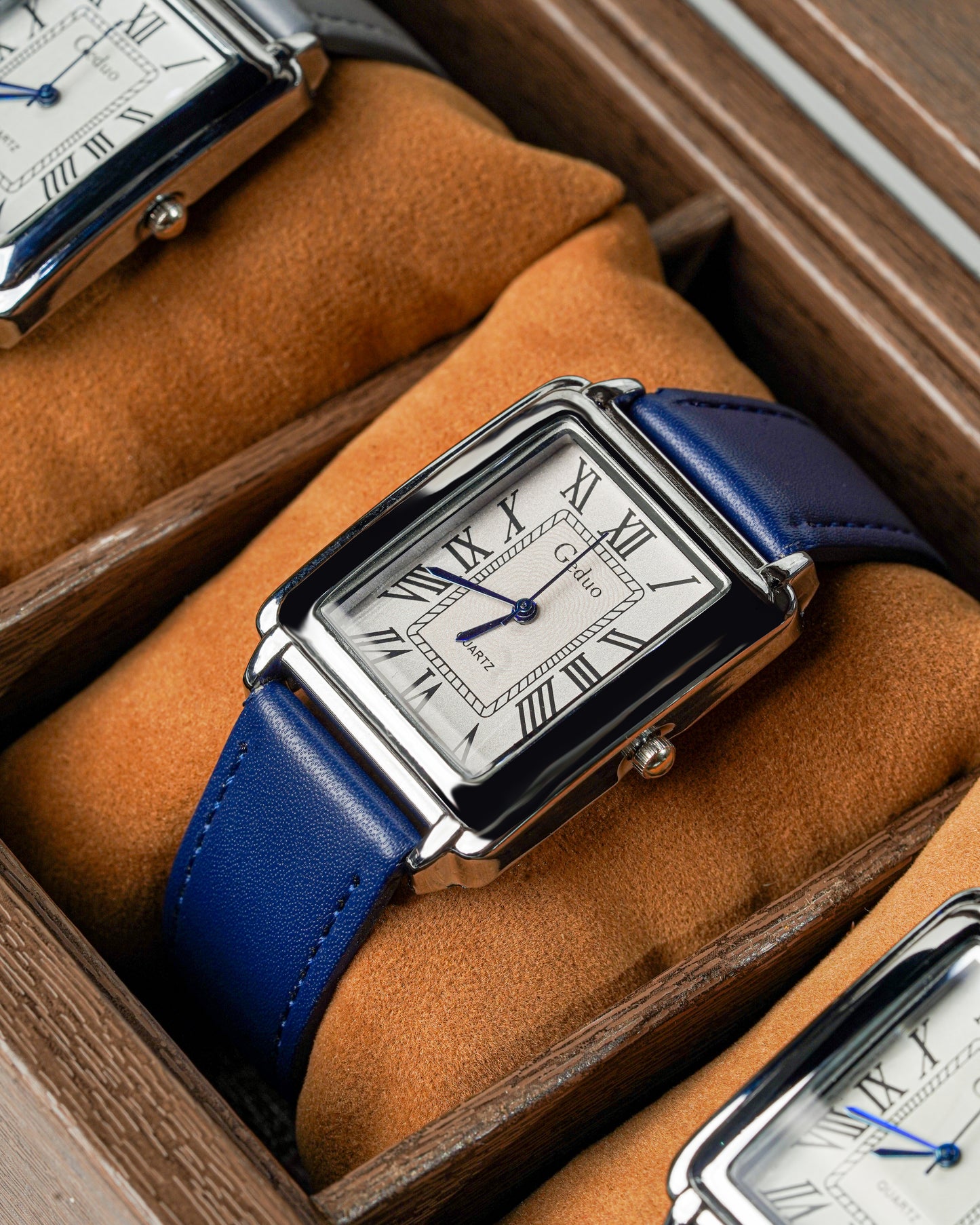 الساعة الكلاسيكية - كحلي